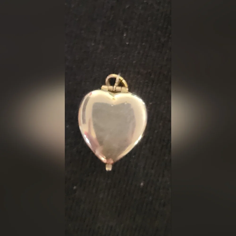 Red Rhinestone Heart Locket - Picture 12 of 12